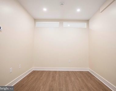 128 N Bond Street - Photo Thumbnail 11