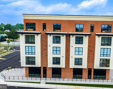 128 N Bond Street - Photo Thumbnail 24