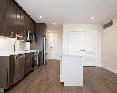 128 N Bond Street - Photo Thumbnail 10