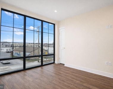 128 N Bond Street - Photo Thumbnail 9