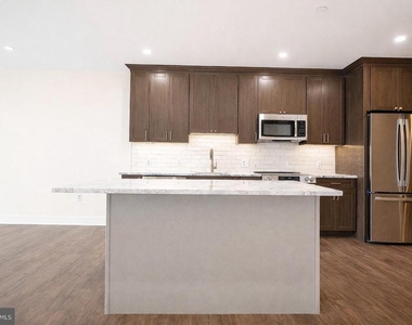128 N Bond Street - Photo Thumbnail 12