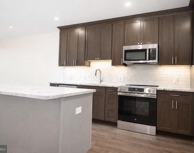 128 N Bond Street - Photo Thumbnail 11