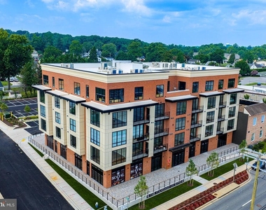 128 N Bond Street - Photo Thumbnail 10