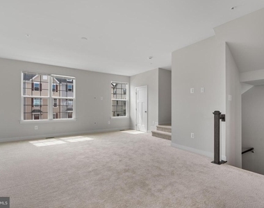 1505 Wilmer Park Lane - Photo Thumbnail 2