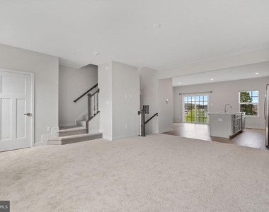 1505 Wilmer Park Lane - Photo Thumbnail 4