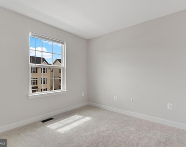 1505 Wilmer Park Lane - Photo Thumbnail 17