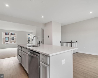 1505 Wilmer Park Lane - Photo Thumbnail 9