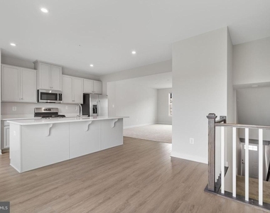 1505 Wilmer Park Lane - Photo Thumbnail 12