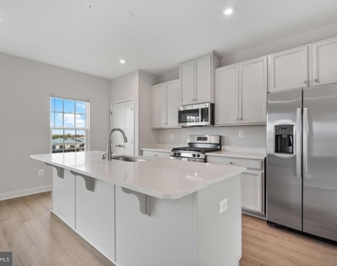 1505 Wilmer Park Lane - Photo Thumbnail 7