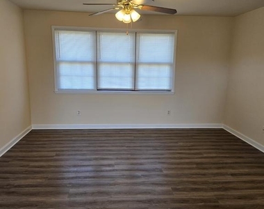 2103 Duncan Road - Photo Thumbnail 4