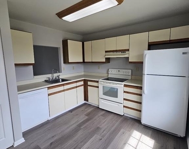 33 Fieldstone Court - Photo Thumbnail 3