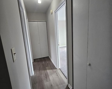 33 Fieldstone Court - Photo Thumbnail 14