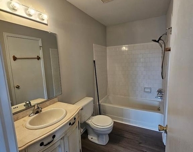 33 Fieldstone Court - Photo Thumbnail 22
