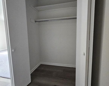33 Fieldstone Court - Photo Thumbnail 15
