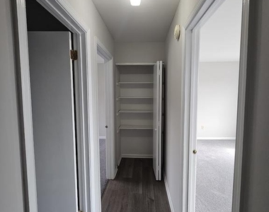 33 Fieldstone Court - Photo Thumbnail 16