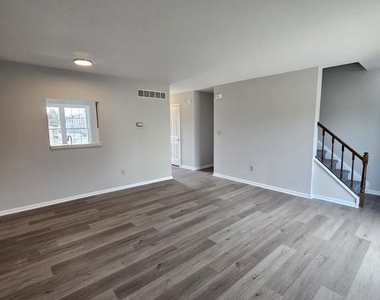 33 Fieldstone Court - Photo Thumbnail 11