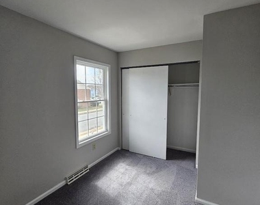 33 Fieldstone Court - Photo Thumbnail 28