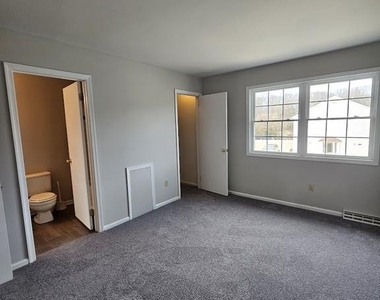 33 Fieldstone Court - Photo Thumbnail 20
