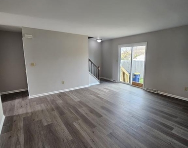 33 Fieldstone Court - Photo Thumbnail 10