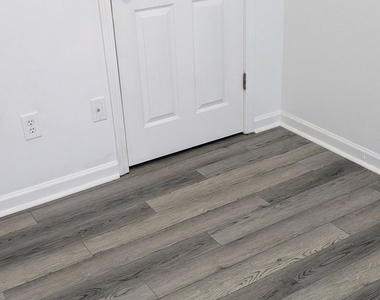 1005 Shades Place - Photo Thumbnail 17