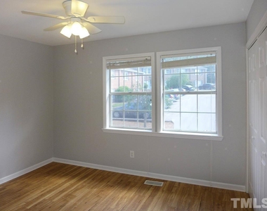 124 Marlowe Court - Photo Thumbnail 9