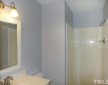 124 Marlowe Court - Photo Thumbnail 10