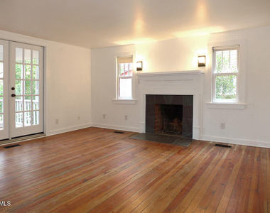 917 Phils Creek Road - Photo Thumbnail 2