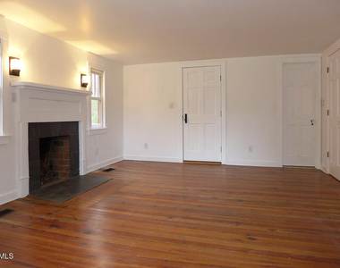 917 Phils Creek Road - Photo Thumbnail 3