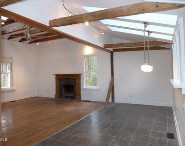 917 Phils Creek Road - Photo Thumbnail 4