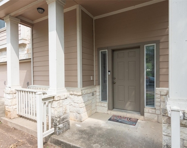 10509 Wylie Dr - Photo Thumbnail 2