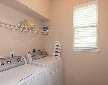 10509 Wylie Dr - Photo Thumbnail 13