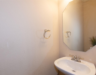 10509 Wylie Dr - Photo Thumbnail 14