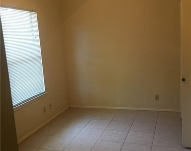 619 W 37th St - Photo Thumbnail 8