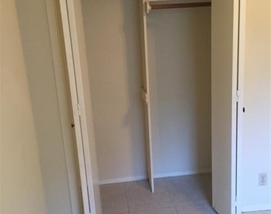 619 W 37th St - Photo Thumbnail 9
