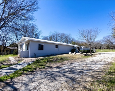 2304 Thrasher Ln - Photo Thumbnail 1