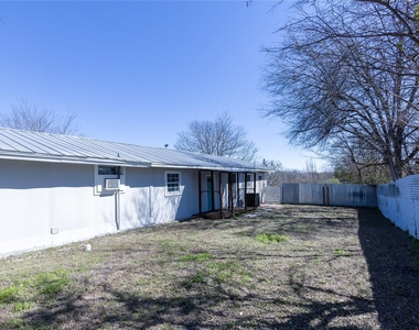 2304 Thrasher Ln - Photo Thumbnail 2