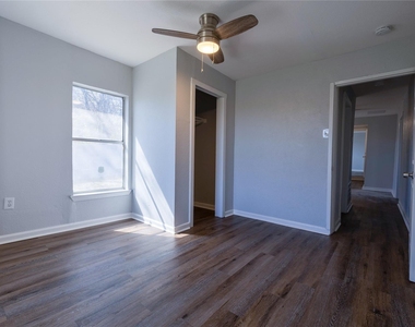 2304 Thrasher Ln - Photo Thumbnail 13