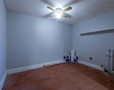 2304 Thrasher Ln - Photo Thumbnail 10