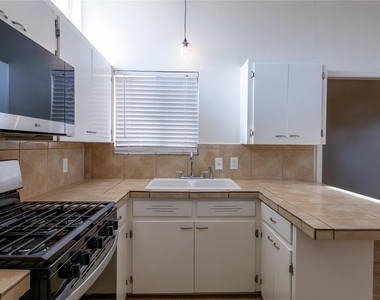 4304 Scottsdale Rd - Photo Thumbnail 4