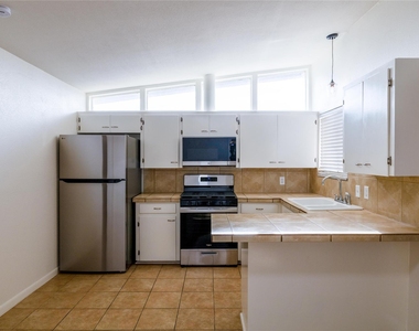 4304 Scottsdale Rd - Photo Thumbnail 3