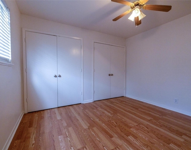 4304 Scottsdale Rd - Photo Thumbnail 7