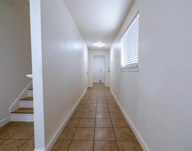 4304 Scottsdale Rd - Photo Thumbnail 5