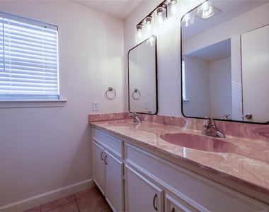 4304 Scottsdale Rd - Photo Thumbnail 12