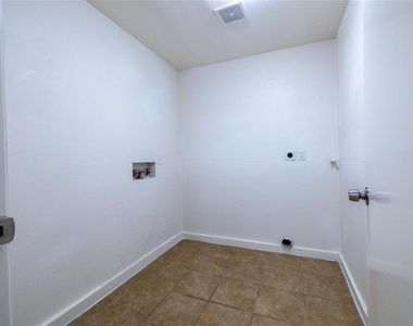 4304 Scottsdale Rd - Photo Thumbnail 14