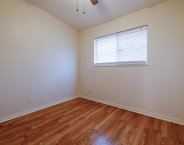 4304 Scottsdale Rd - Photo Thumbnail 6