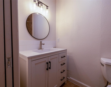 4304 Scottsdale Rd - Photo Thumbnail 9