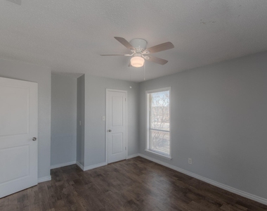 100 Uhland Rd - Photo Thumbnail 15