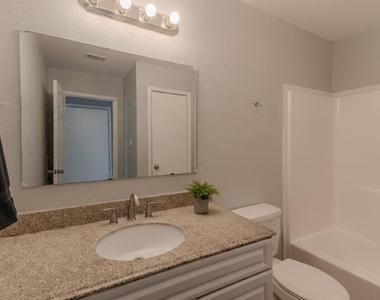 100 Uhland Rd - Photo Thumbnail 12