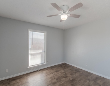 100 Uhland Rd - Photo Thumbnail 16