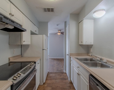 100 Uhland Rd - Photo Thumbnail 9